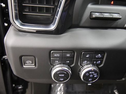 Used 2024 GMC Sierra 2500 Denali Ultimate image 20