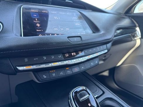 Used 2022 Cadillac XT4 Premium Luxury w/ Enhanced Visibility Package FWD image 5