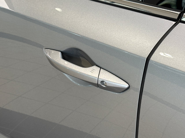 Used 2026 Acura MDX SH-AWD image 9
