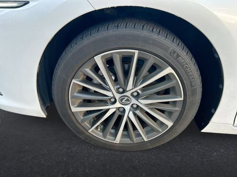 Used 2024 Lexus ES 350 w/ Premium Package FWD image 10