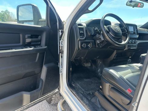 Used 2024 RAM 2500 Tradesman w/ Chrome Appearance Group AWD/4WD image 32