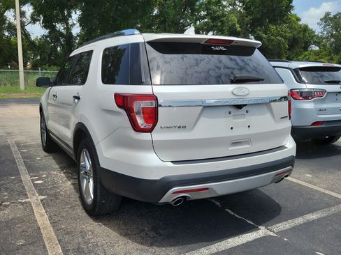 Used 2016 Ford Explorer Limited w/ Equipment Group 301A FWD image 4