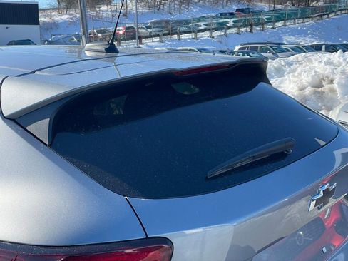 Used 2025 Chevrolet Trax RS w/ Driver Confidence Package image 25