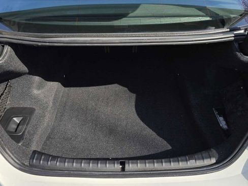 Used 2022 BMW 540i xDrive w/ M Sport Package image 34