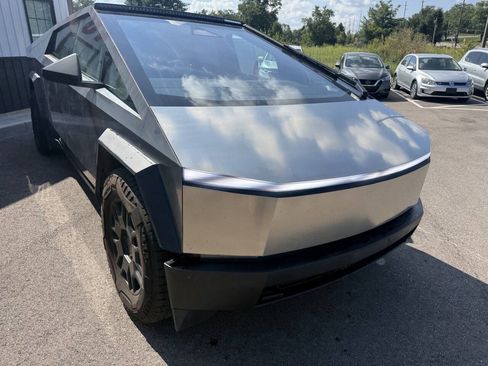 Used 2024 Tesla Cybertruck Cyberbeast AWD/4WD image 4