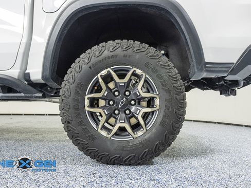Used 2024 Chevrolet Colorado ZR2 w/ ZR2 Convenience Package III image 42