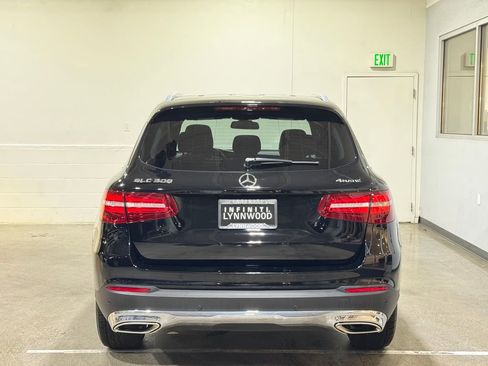 Used 2019 Mercedes-Benz GLC 300 4MATIC image 5
