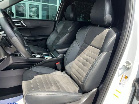 Used 2023 Mitsubishi Outlander SE Black Edition AWD/4WD image 5