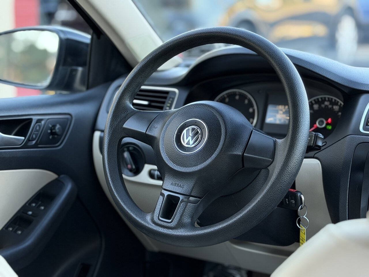 Used 2014 Volkswagen Jetta SE FWD image 17