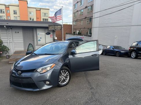 Used 2014 Toyota Corolla LE w/ Protection Package FWD image 2