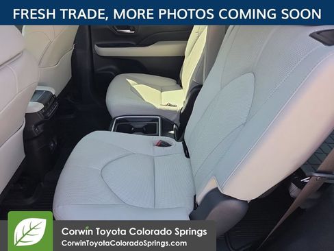 Used 2025 Toyota Grand Highlander AWD Hybrid image 9
