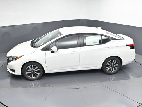 Used 2025 Nissan Versa SV w/ Trunk Package FWD image 34