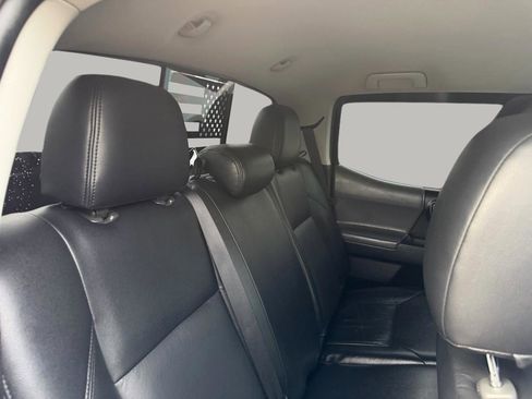 Used 2020 Toyota Tacoma SR5 image 30