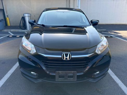 Used 2017 Honda HR-V EX image 2