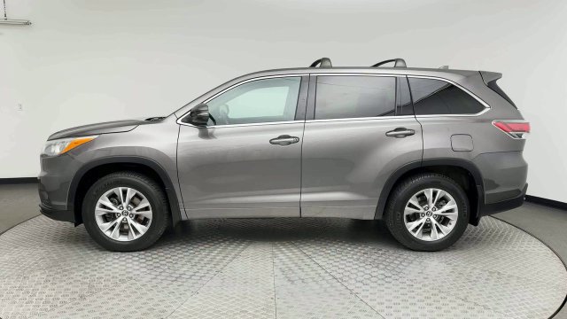 Used 2016 Toyota Highlander Plus AWD/4WD image 5