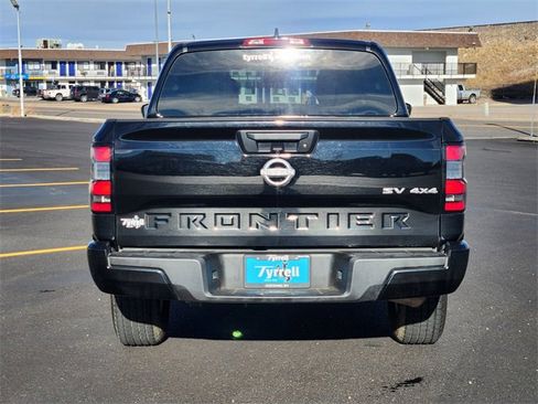Used 2024 Nissan Frontier SV image 4