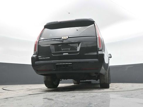Used 2019 Cadillac Escalade ESV Premium Luxury w/ Escalade Sport Edition AWD/4WD image 54