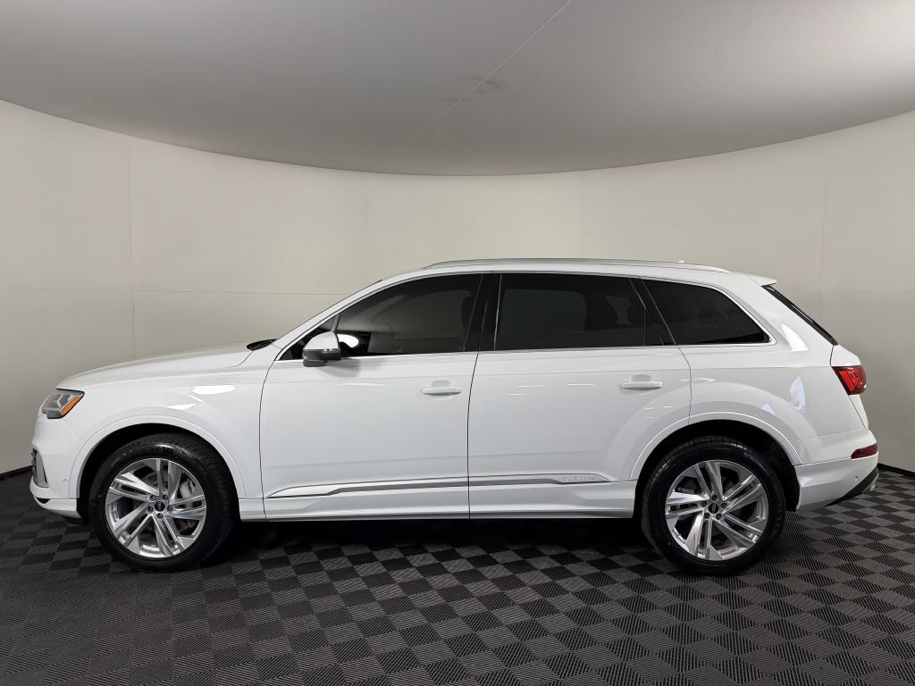 Used 2023 Audi Q7 3.0T Premium AWD/4WD image 10