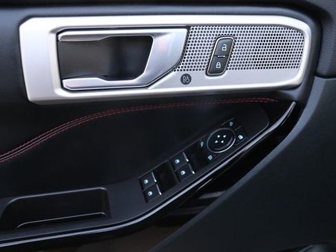 Used 2024 Ford Explorer ST-Line w/ Class IV Trailer Tow Package image 18