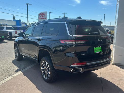 Used 2021 Jeep Grand Cherokee L Overland w/ Luxury Tech Group IV AWD/4WD image 4