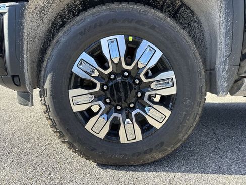 New 2026 GMC Sierra 2500 Denali w/ Denali Reserve Package image 12