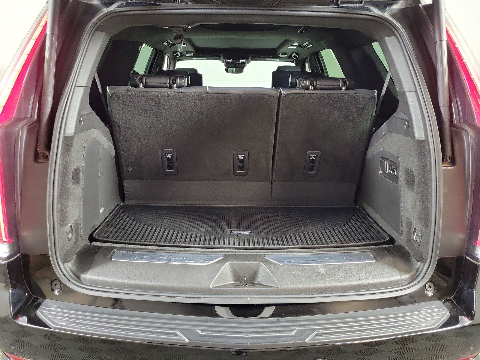 Used 2023 Cadillac Escalade Sport Platinum w/ LPO, ONYX Package AWD/4WD image 9