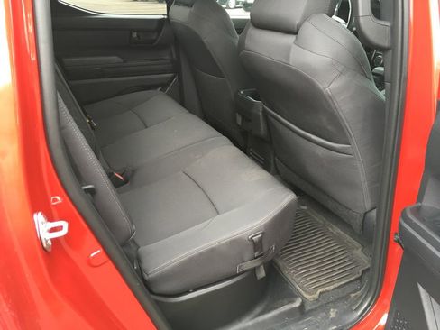 Used 2025 Toyota Tacoma SR5 AWD/4WD image 8