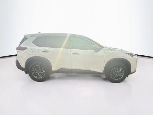 Used 2023 Nissan Rogue S AWD/4WD image 10