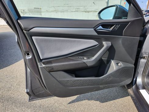 New 2025 Volkswagen Jetta SE image 10