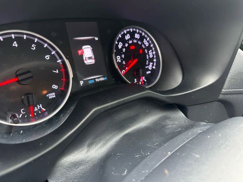 Used 2020 Toyota RAV4 LE FWD image 8