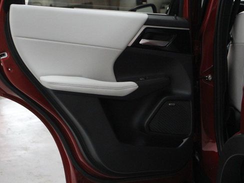 New 2025 Mitsubishi Outlander SE image 26