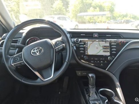 Used 2018 Toyota Camry XSE w/ Driver Assist Package FWD image 4