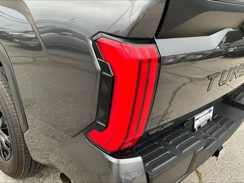 Used 2025 Toyota Tundra SR5 AWD/4WD image 28