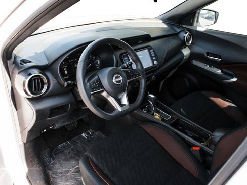 Used 2023 Nissan Kicks SR FWD image 8