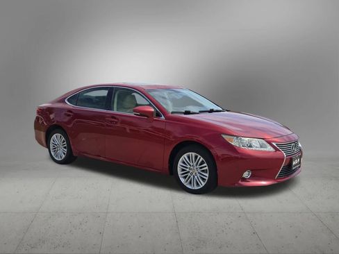 Used 2014 Lexus ES 350 w/ Luxury Package FWD image 8