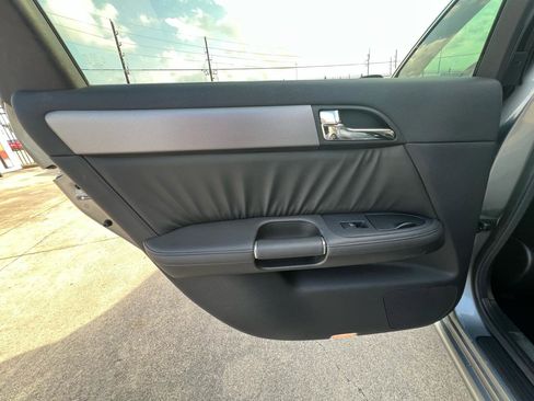 Used 2007 INFINITI M45 Sport w/ Technology Pkg RWD image 17