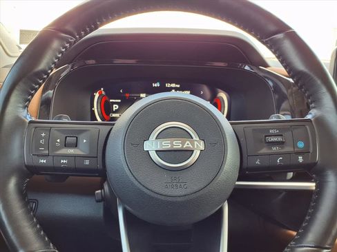 Used 2022 Nissan Pathfinder Platinum w/ Cargo Package image 17