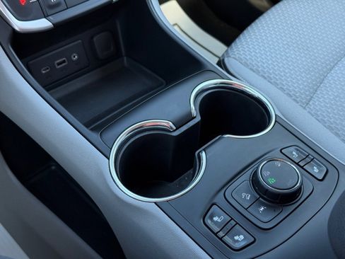 Used 2023 GMC Terrain SLE w/ Driver Convenience Package image 29