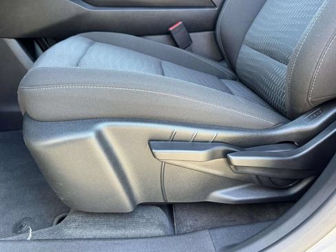 Used 2026 Chevrolet Equinox LT FWD image 19