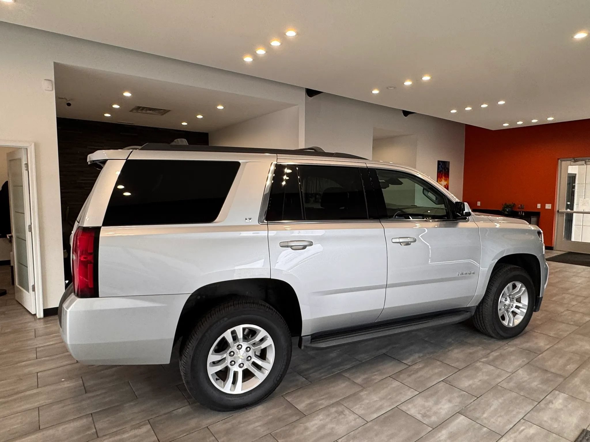 Used 2018 Chevrolet Tahoe LT AWD/4WD image 23