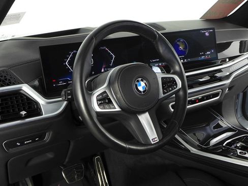 Used 2024 BMW X7 xDrive40i w/ M Sport Package AWD/4WD image 29