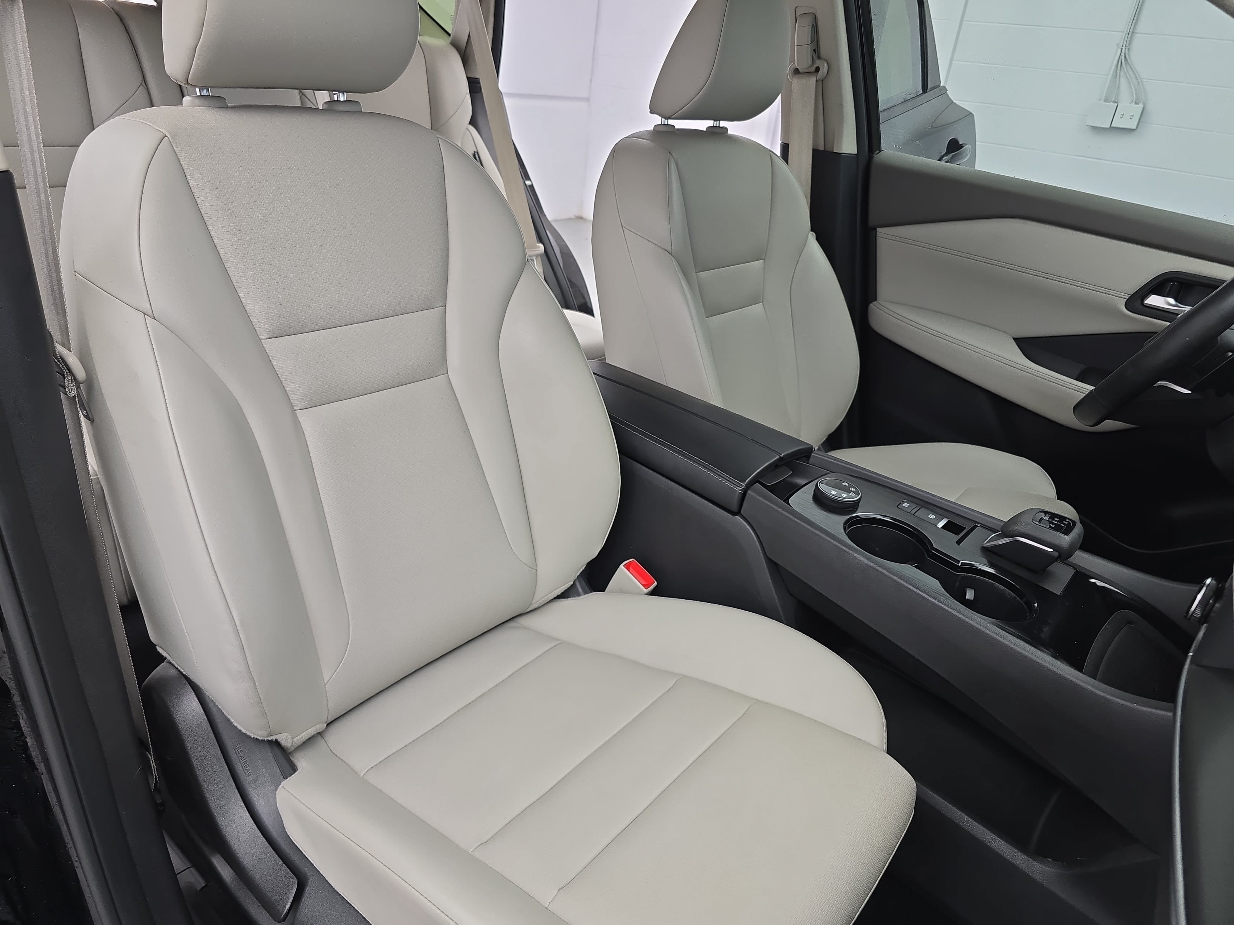 Certified 2024 Nissan Rogue SV w/ SV Premium Package AWD/4WD image 10