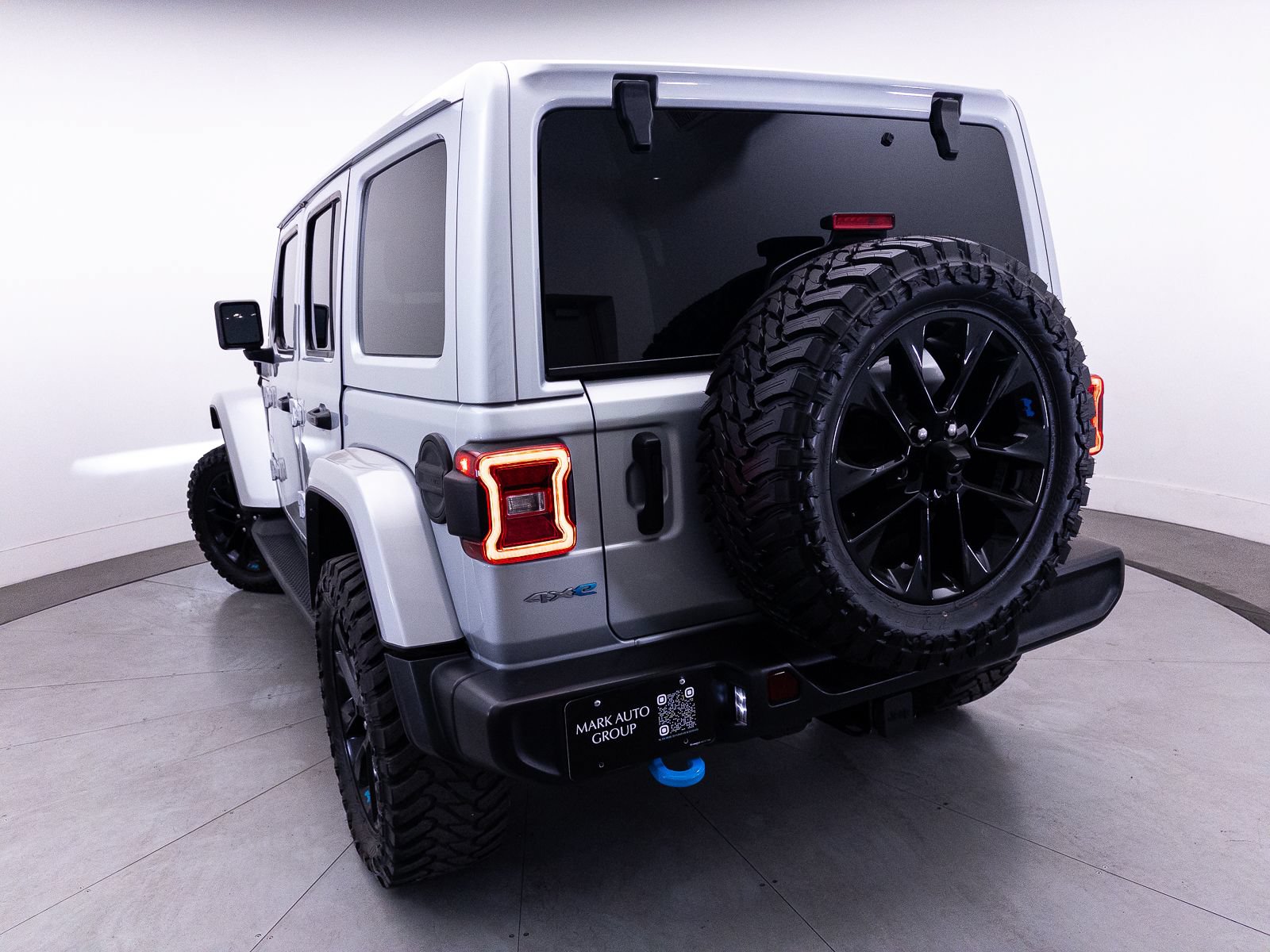 Used 2022 Jeep Wrangler Unlimited Sahara AWD/4WD image 7