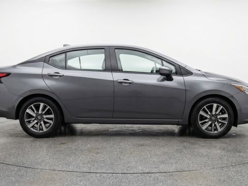 Used 2025 Nissan Versa SV image 11