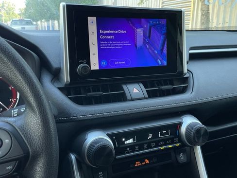 Used 2025 Toyota RAV4 LE FWD image 17