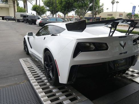 Used 2019 Chevrolet Corvette ZR1 RWD image 7