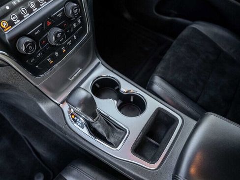 Used 2018 Jeep Grand Cherokee Altitude image 14
