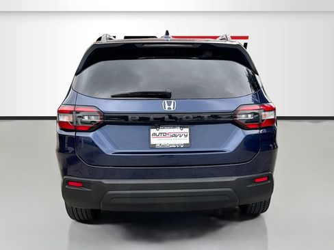 Used 2023 Honda Pilot Sport image 6