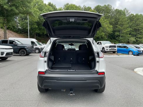 Used 2019 Jeep Cherokee Latitude w/ Popular Appearance Group FWD image 27