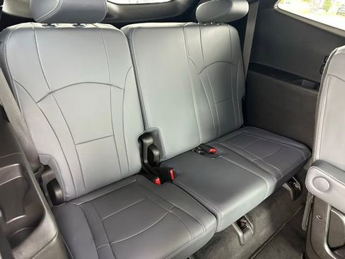 Used 2023 Buick Enclave Essence AWD/4WD image 22